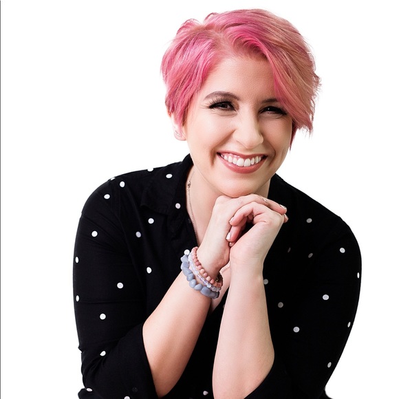 Meet your Posher, Staci - Picture 1 of 1